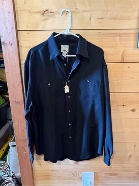 Men's Black Long-Sleeve Button-Down Shirt